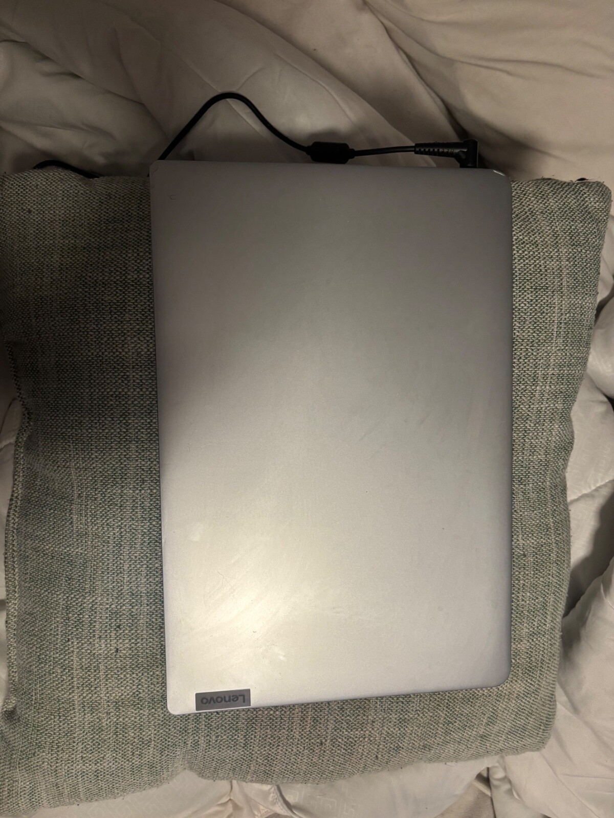 lenovo ideapad 1i rose gold/pink, barely used, with charged