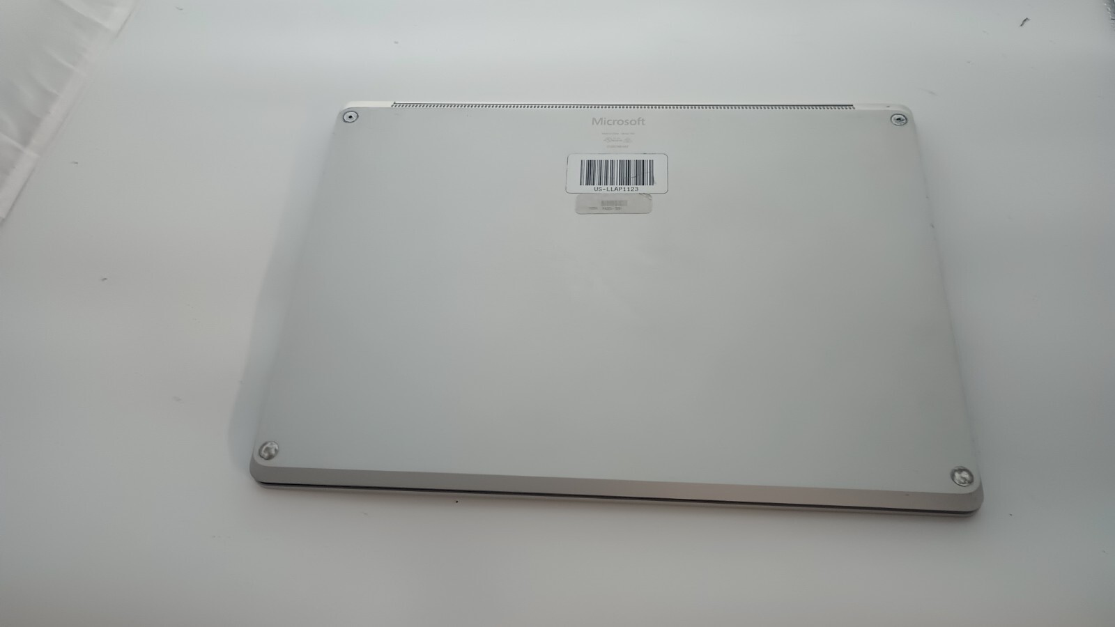 Surface Laptop 2 (3281) w/charger.i5-8350U.8GB.13.5″2k Touch.256GB M.2.W11Pro