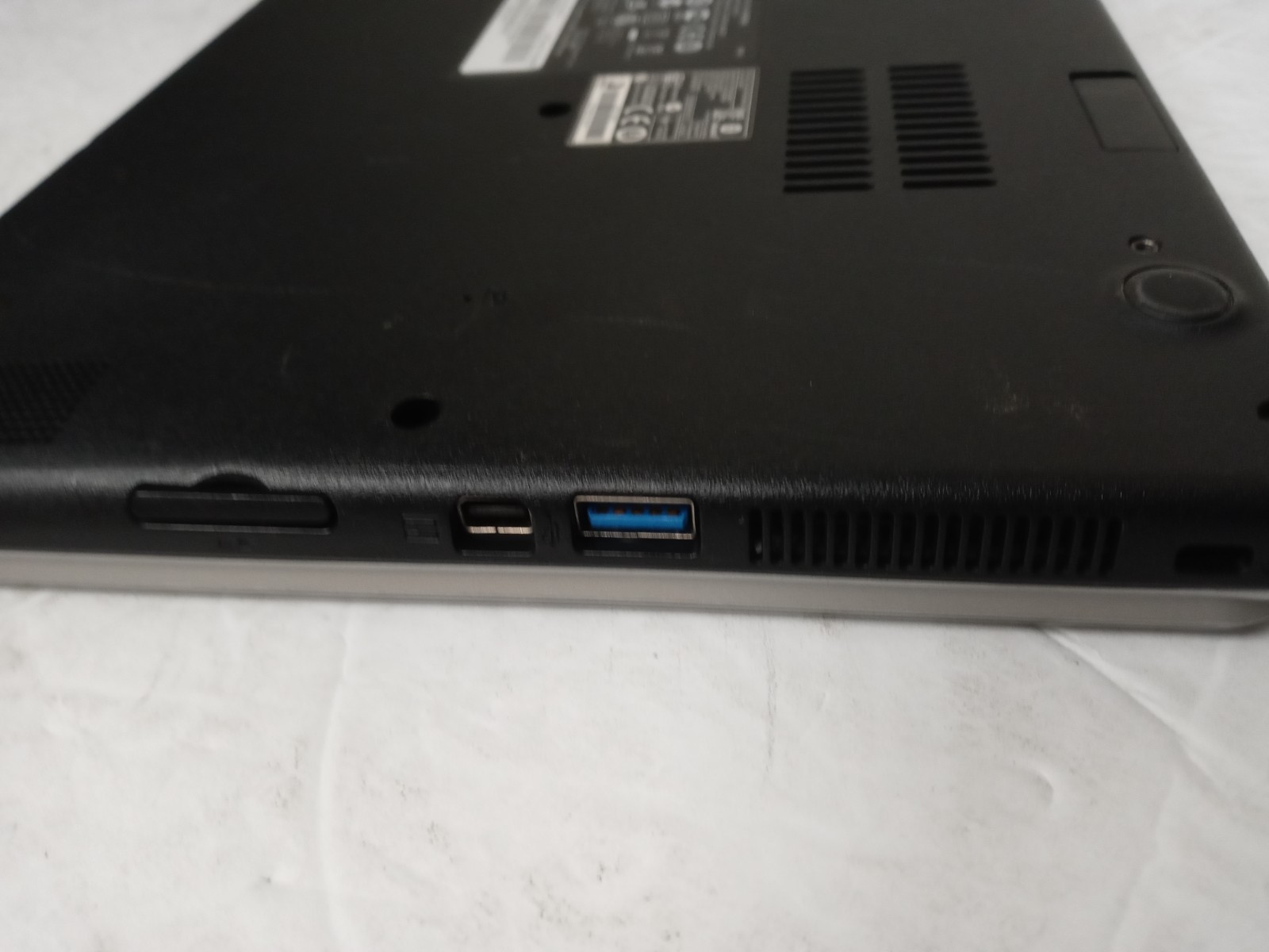 Acer Aspire V5 11″ Notebook V5-122P-0408 AMD A4-1250 1.0GHz 4GB RAM *READ DESCR*