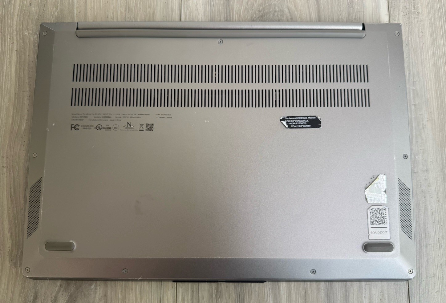 Lenovo Thinkbook 13s G3 ACN AMD Ryzen 7 5800U 16GB RAM NO SSD NO OS BEZEL CRACK