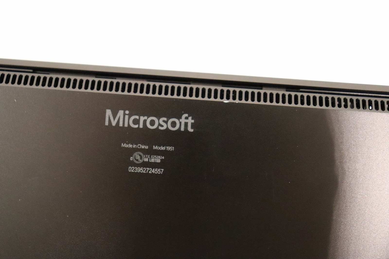 Microsoft Surface Laptop 4 1951 13.5″ Touch Intel i5-1145G7 16GB 256GB NVMe W11P