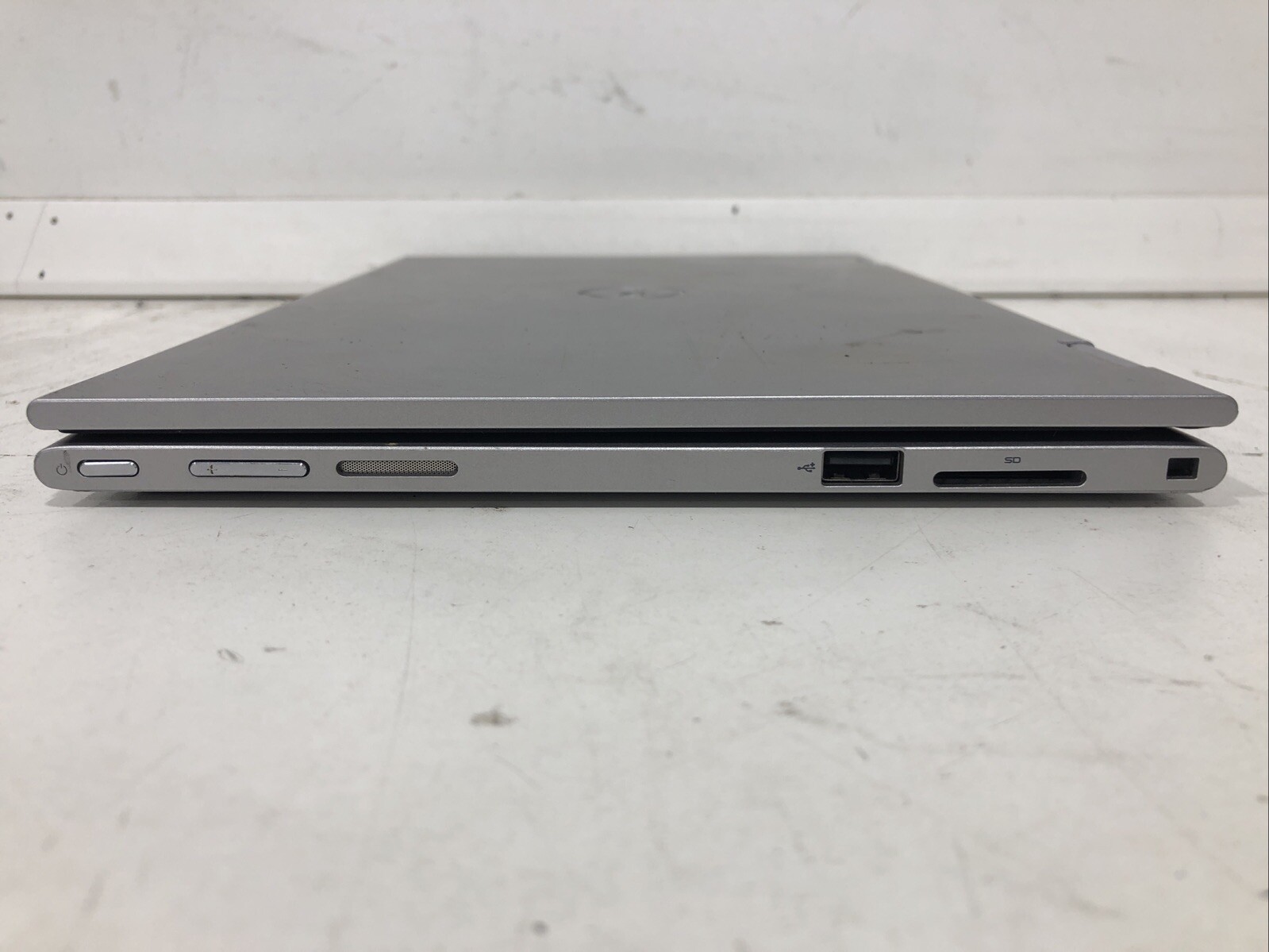 Dell Inspiron 11 – 3147 – 12″ 1366×768 – N3530 – 4GB – NO HDD – NO OS