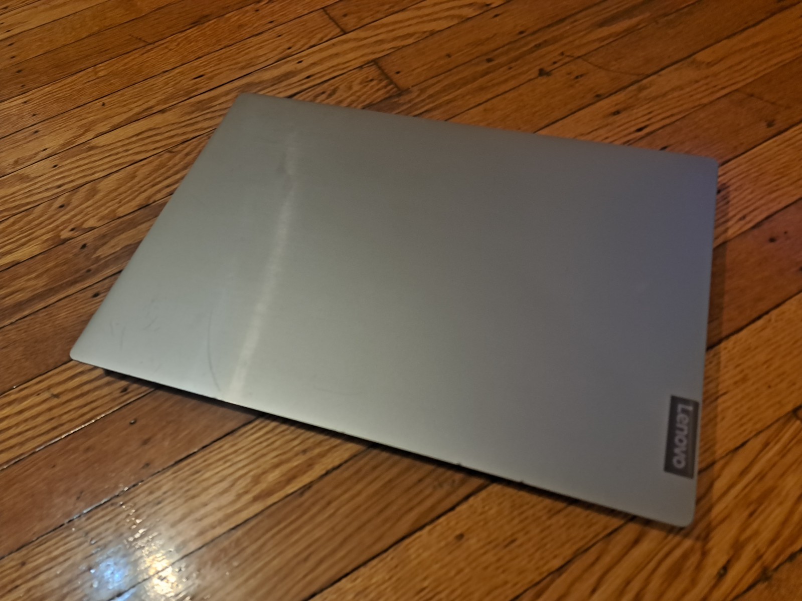 Lenovo Ideapad L340 (AMD Ryzen 3 3200U, 1TB SSD, 8 gb RAM) (No OS, bad keyboard)