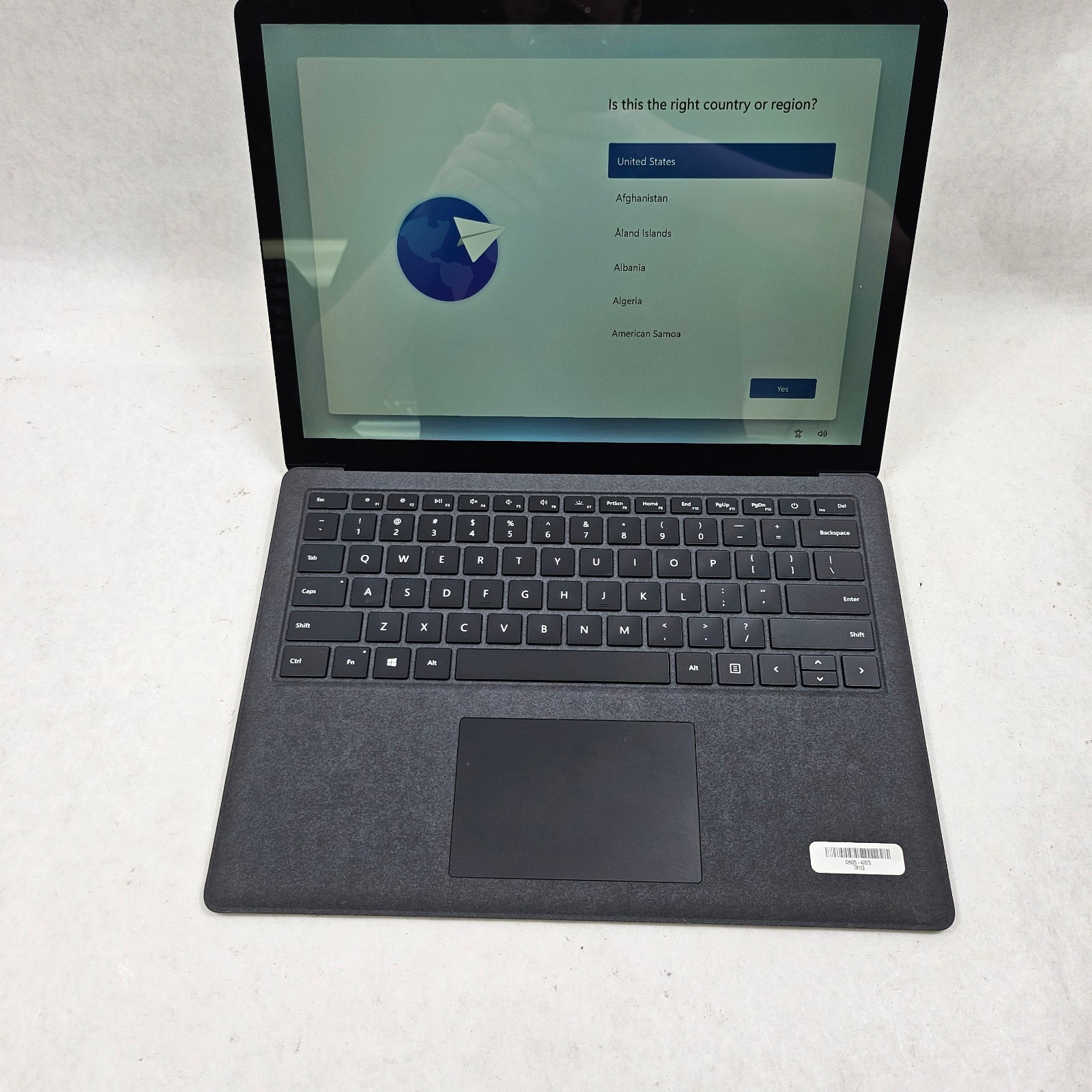 Microsoft Surface Laptop 2 1769 13.5″ i7-8650U 1.9GHz 8GB RAM 256GB SSD *Read*