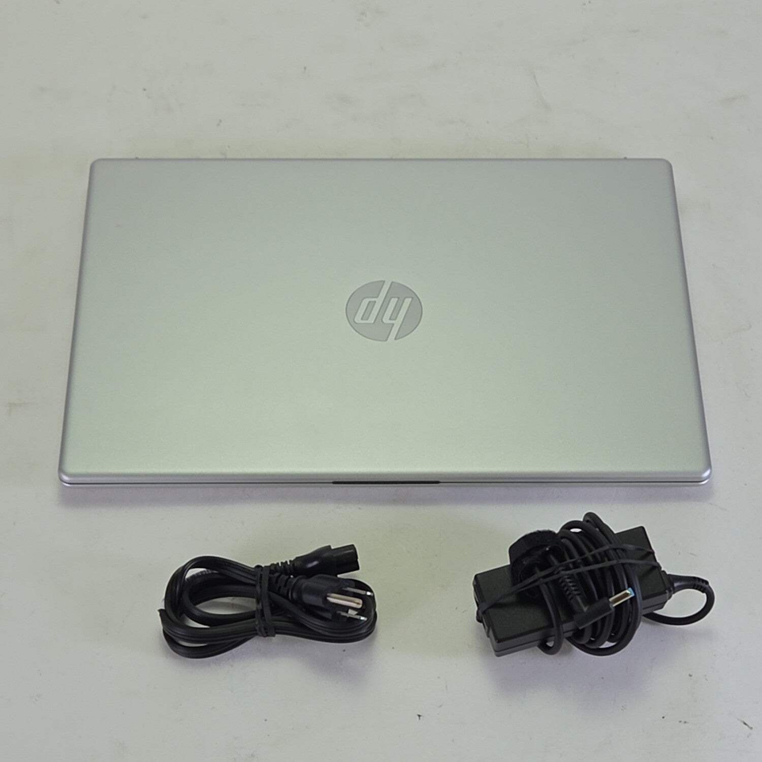 HP Laptop 15-fd0131wm 15.6″ i3-N305 1.8GHz 8GB RAM 256GB SSD