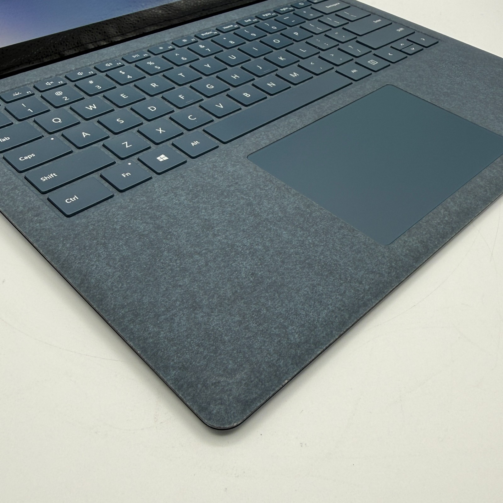 Microsoft Surface Laptop 3 1867 13.5″ i5-1035G7 8GB 256GB SSD Win11 Pro FAIR