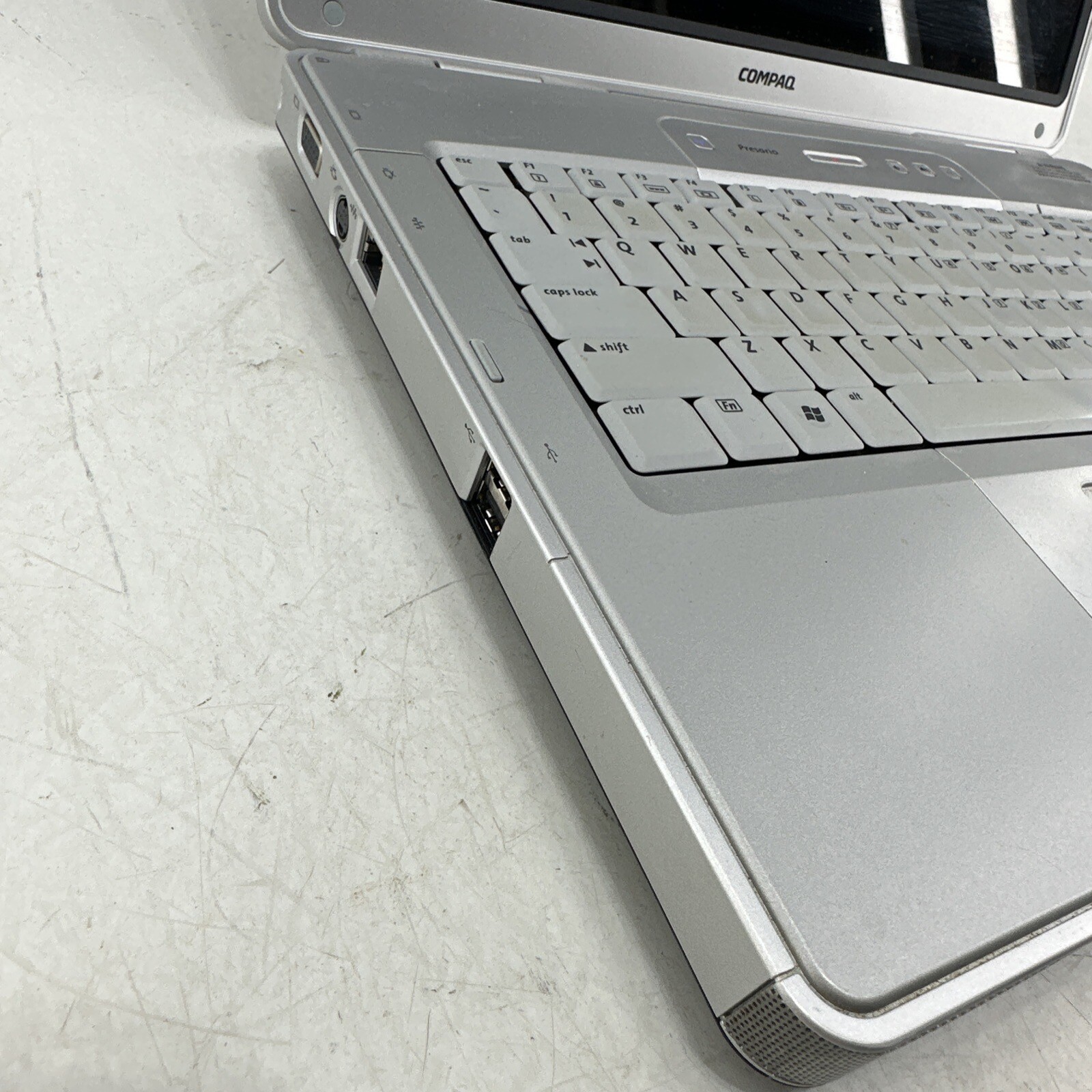 Hewlett-Packard ￼HP Compaq Presario C500 Comes With Ac Adaptor