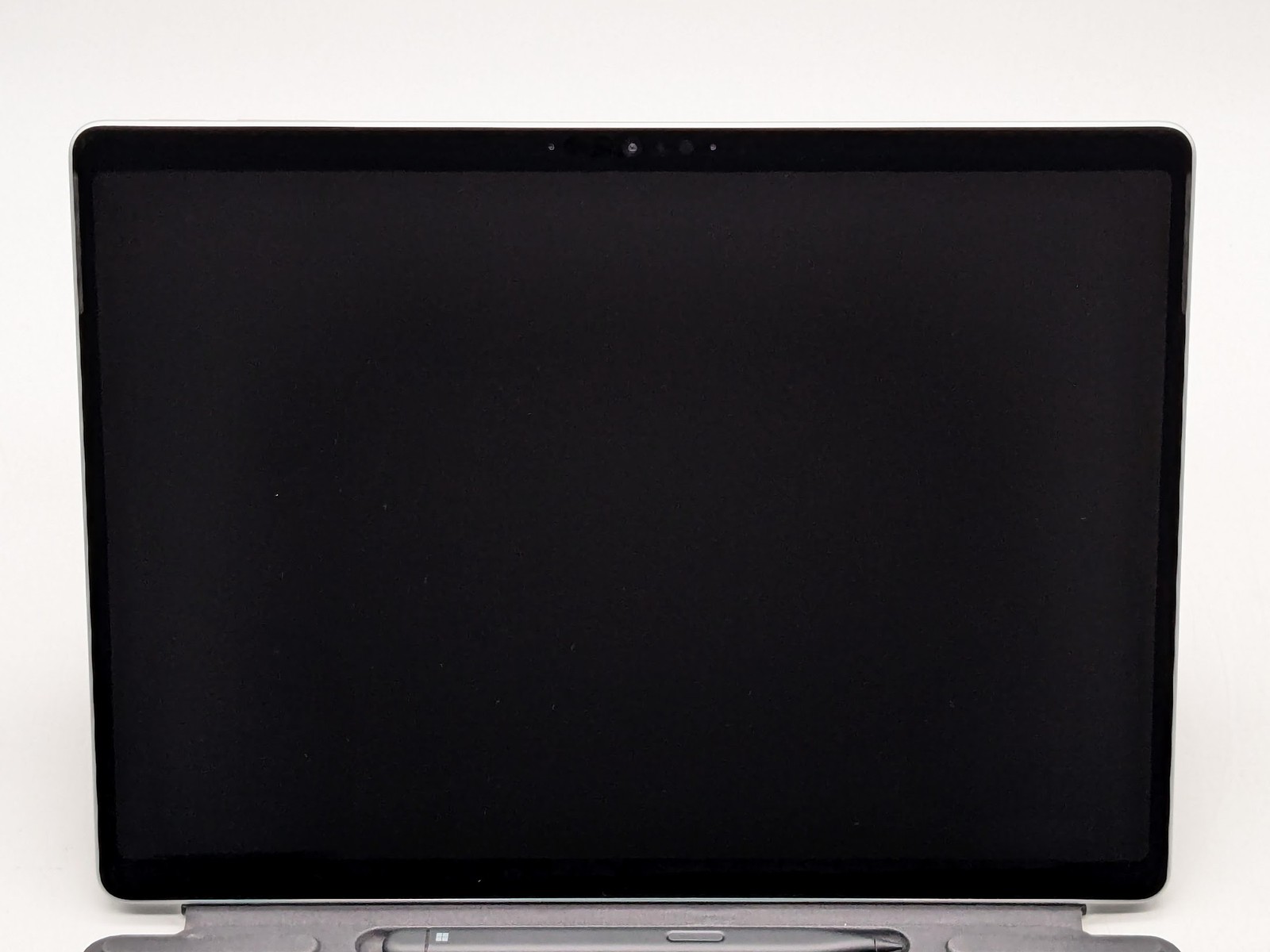 Microsoft Surface Pro 10 2-in-1 13″ ULTRA 5 135U 256GB SSD 8GB W11P 120Hz