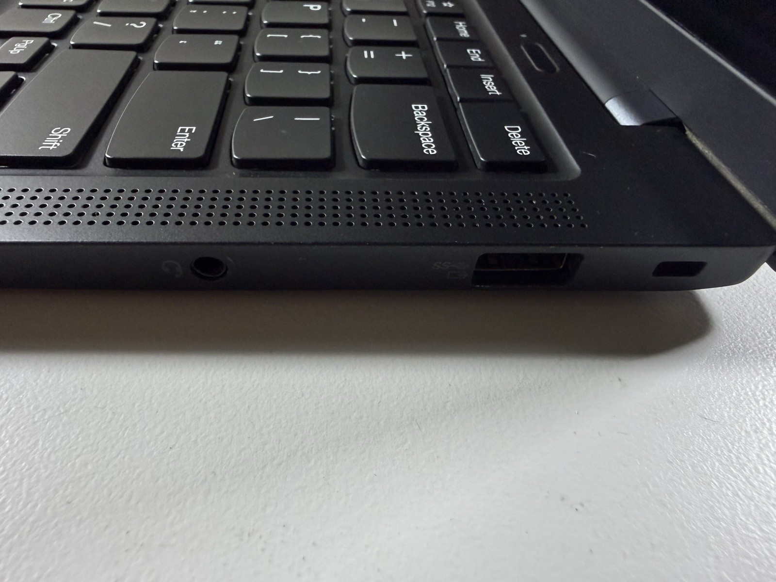 Lenovo ThinkPad X1 Carbon 9th Gen i7-1185G7 16GB DDR4 512GB NO BATTERY WIN 11