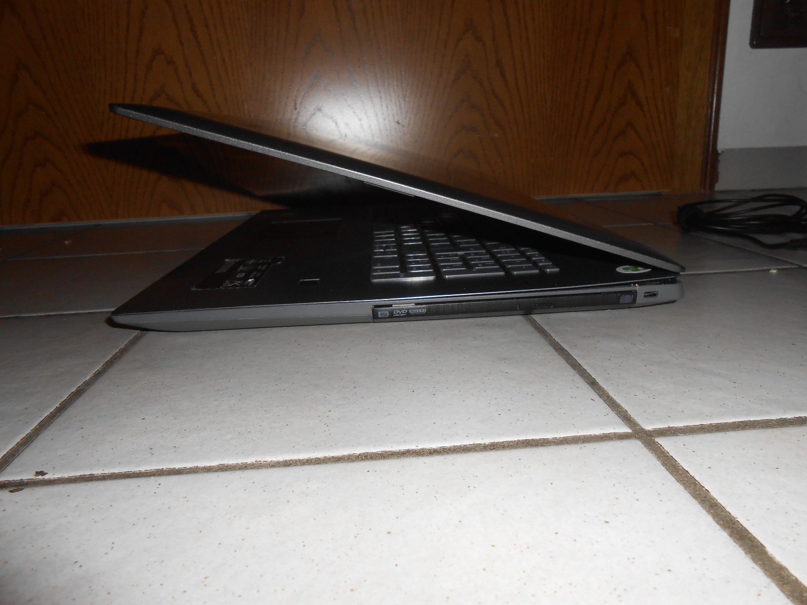 Lenovo V320-17IKP Intel Core i5-8250U 4x 1.6GHz, 8GB, 240GB SSD, Linux Laptop