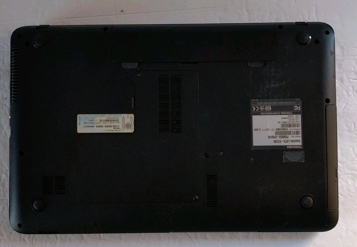 TOSHIBA SATELLITE L875-S7208 17.3″ 1 TB 8GB INTEL CORE i3-2370 2.40 GHz 10 PRO