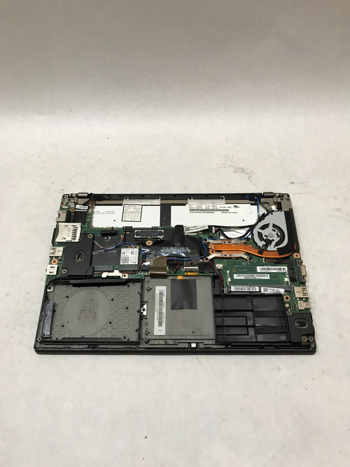 Lenovo ThinkPad X250 12″ Intel i5-5200U NO RAM NO HDD/OS For Parts BIOS LOCK -DW