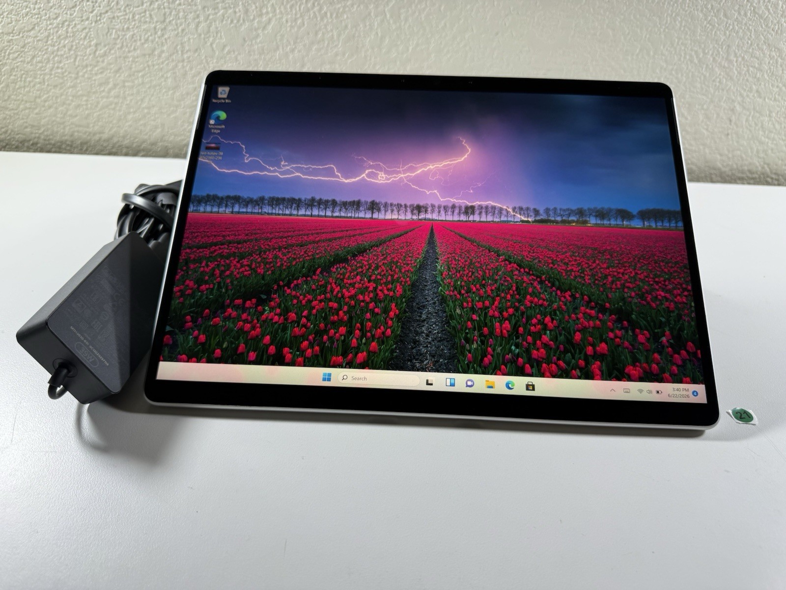 Microsoft Surface Pro 8 (1982) i5-1145G7 – 16GB RAM – 256GB 120Hz – Win 11 Pro
