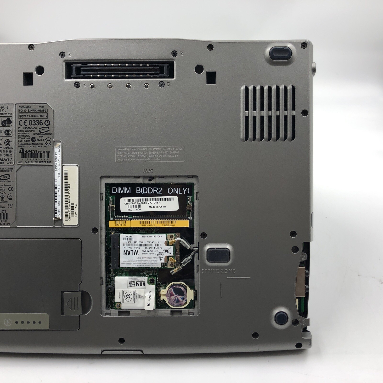 Dell Latitude D520 Laptop Intel Core 2 Duo 1.66 1GB NO HDD/OS Bad Battery (PART)