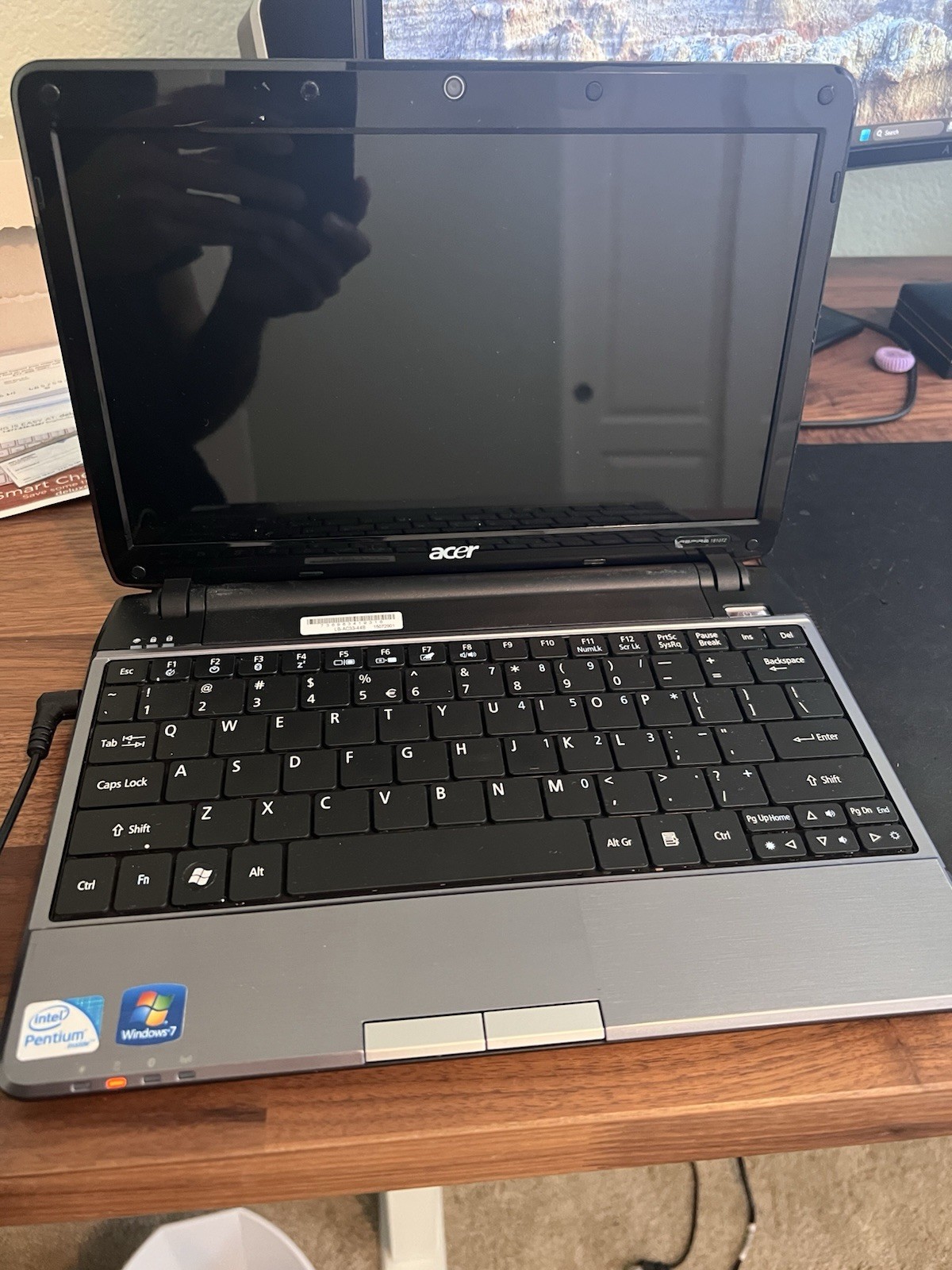 Acer 1810TZ Laptop Excellent Condition, Includes Power adapter. OS NOT loaded