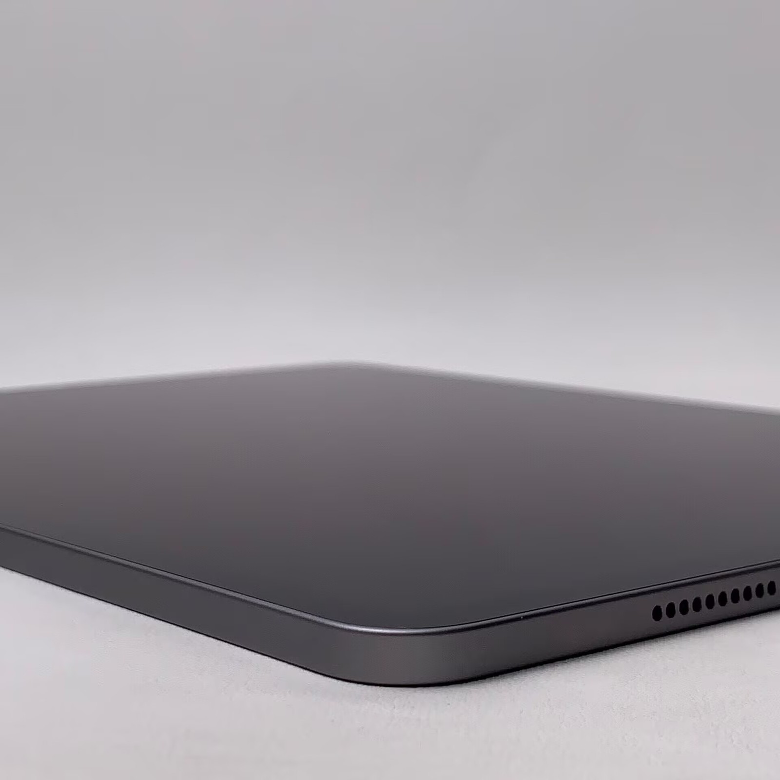 Apple iPad Pro 12.9 (2022) 12.9″ WI-FI 128GB 256GB 512GB 1T iPadOS 16.1 10758mAh