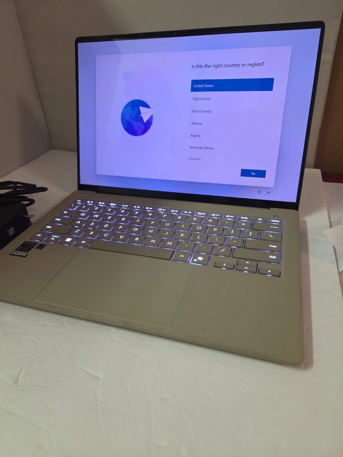 ASUS – Zenbook A14 14″ FHD+ OLED Snapdragon X Plus 16GB RAM 512GB SSD