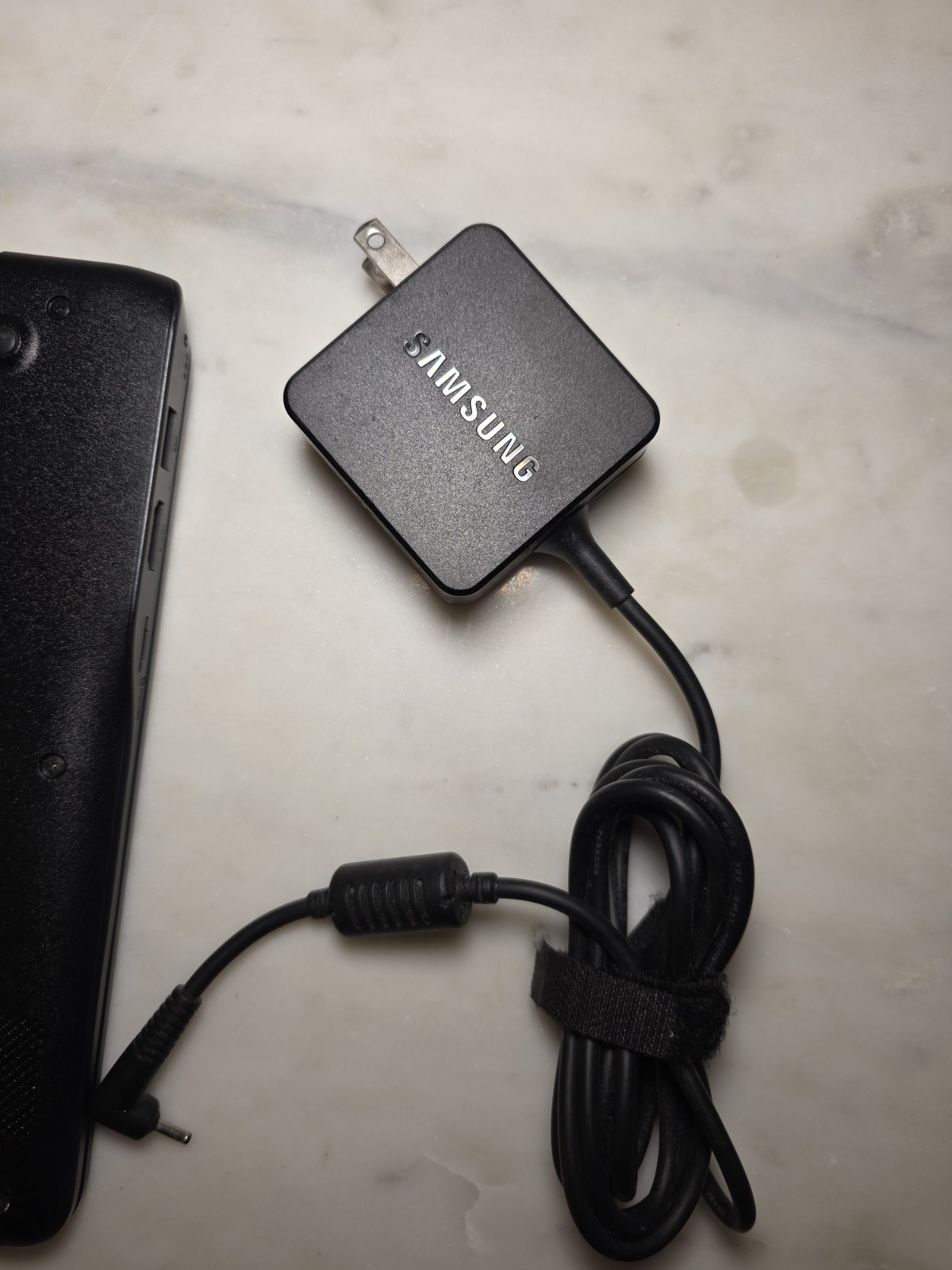 Samsung Chromebook 3 4GB Ram 16GB SSD 11.6-Inch Laptop – XE500C13-K02US **