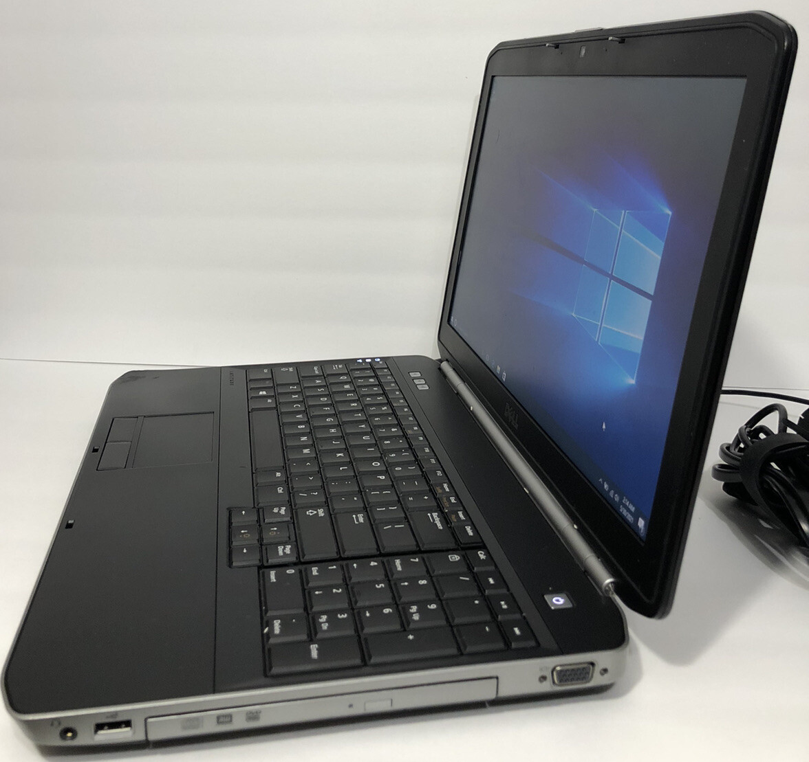 DELL LATITUDE E5520 15.6″core i5-2410M@2.30GHz 6GB RAM250GB HDD,Win10P Excellent