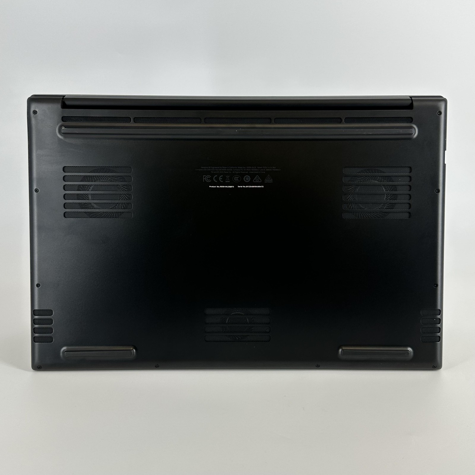 Razer Blade 17 144Hz 4K 2.5 GHz i9-12900H 32GB 1TB SSD RTX 3070 Ti – FRAME GAP