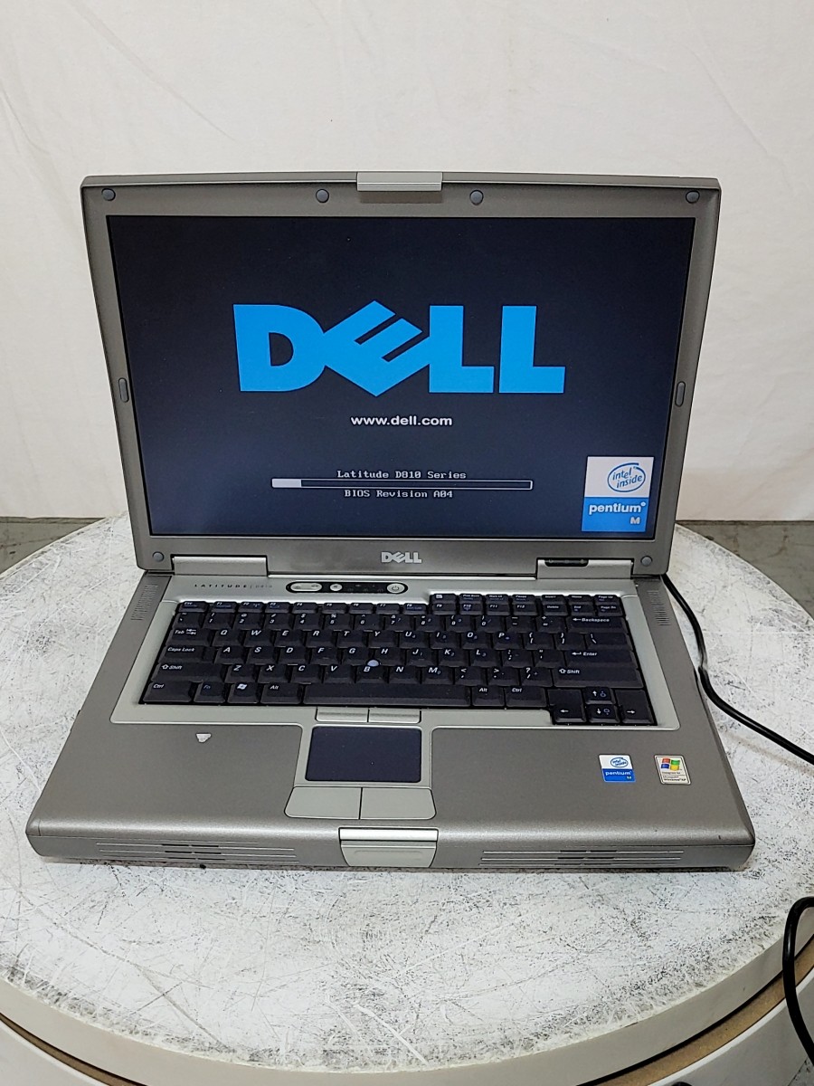DELL LATITUDE D810 15.4″ Laptop Intel PENTIUM M 2GB SEE NOTES