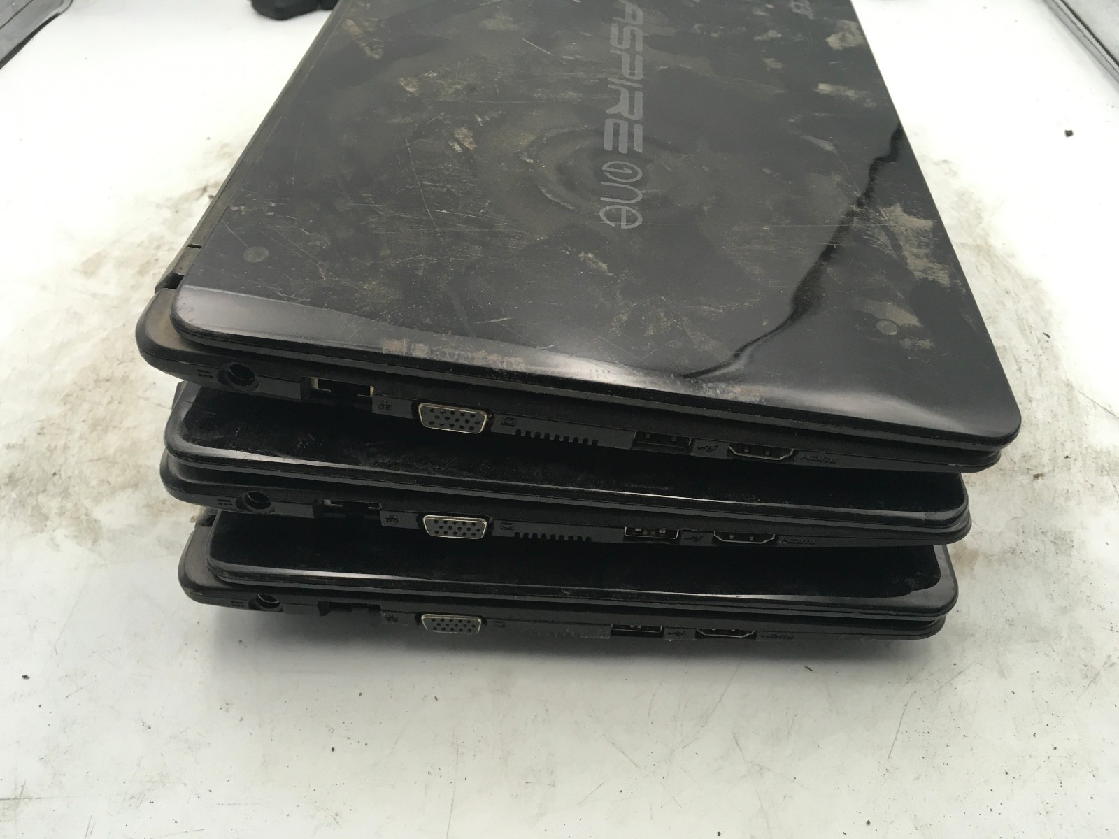 ACER ASPIRE ONE 722 – LOT OF 3 – BOOTS TO BIOS – AMD C60 – NO RAM -READ DESC- BB