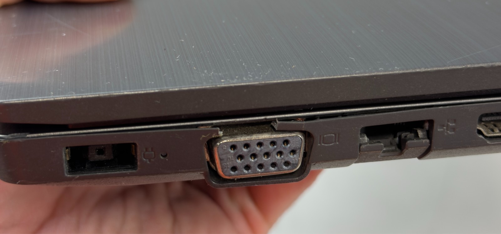 Lenovo V330-14ARR Ryzen 5 2500U / 8GB RAM / NO SSD -RL6017