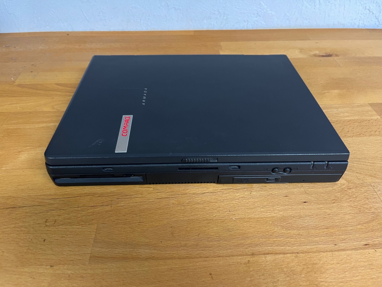Vintage Compaq Armada E500 Pentium III 450 MHz 320 MB RAM no HDD