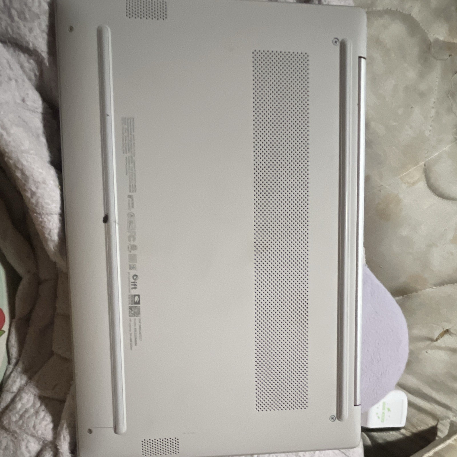 HP Laptop 14-em0xxx AMD Ryzen 3 7320U 4GB RAM 238GB SSD 14″ Win11 Silver Wi-Fi