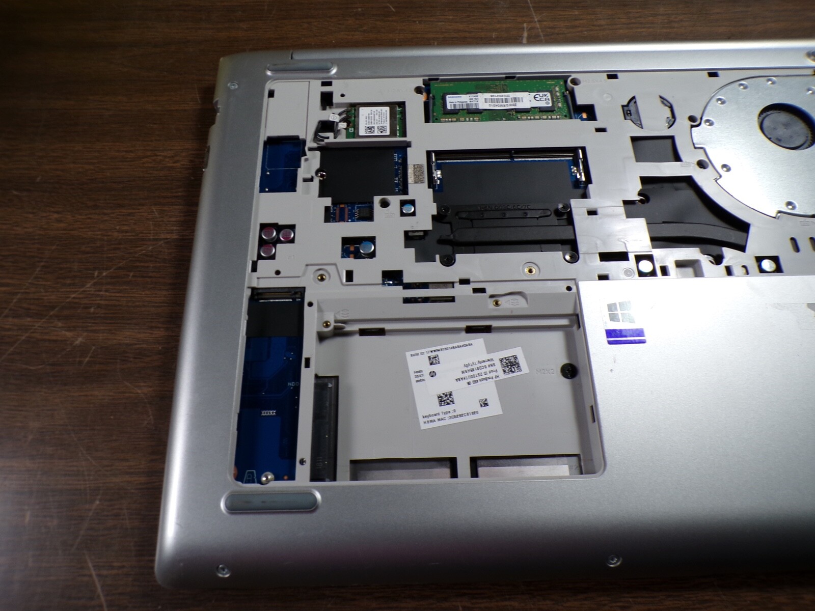 DELL LATITUDE 3580 INTEL CORE I3-6006U 2.00GHZ 8GB RAM