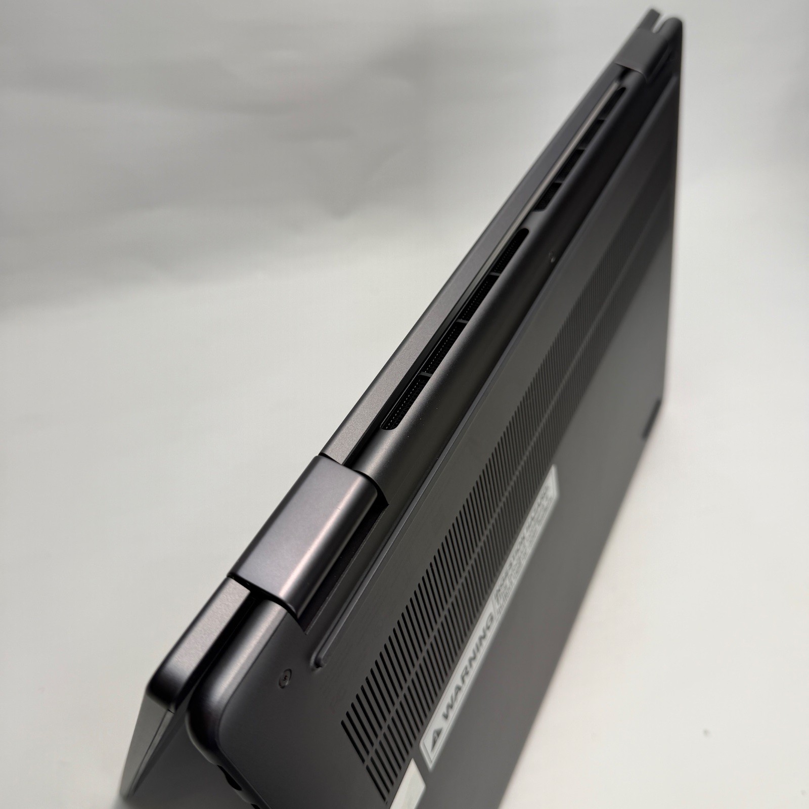 Lenovo Yoga 7i 2-in-1 16″ 2K Touchscreen Laptop, Ultra 7 155U, 16GB, 1TB SSD