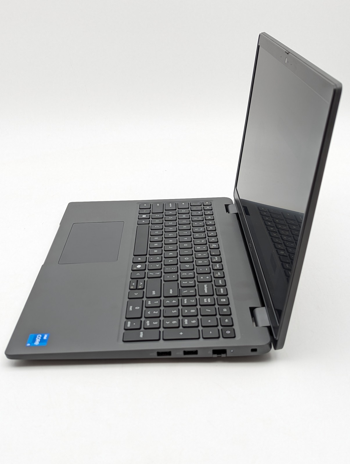 Dell Latitude 3550 15.6″ i5-1335U 16GB DDR5 256GB SSD Windows 11