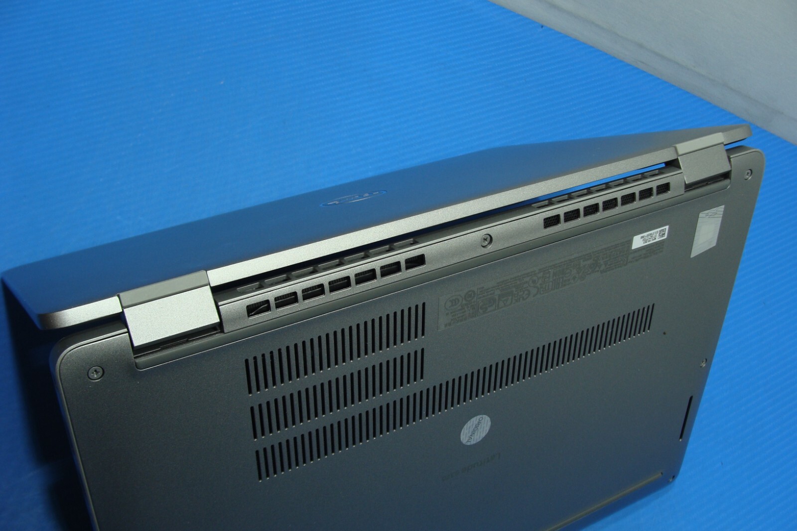 Dell Latitude 5320 13.3″ FHD i7 11th Gen 3GHz 16GB RAM 256GB SSD Win 11 PRO
