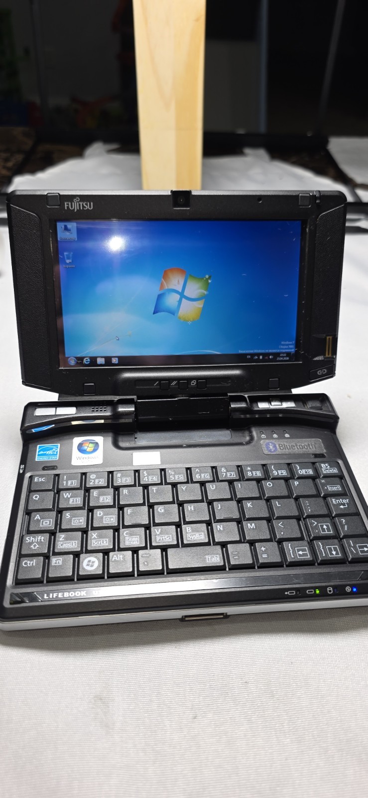 Fujitsu Life Book U810 Mini Laptop