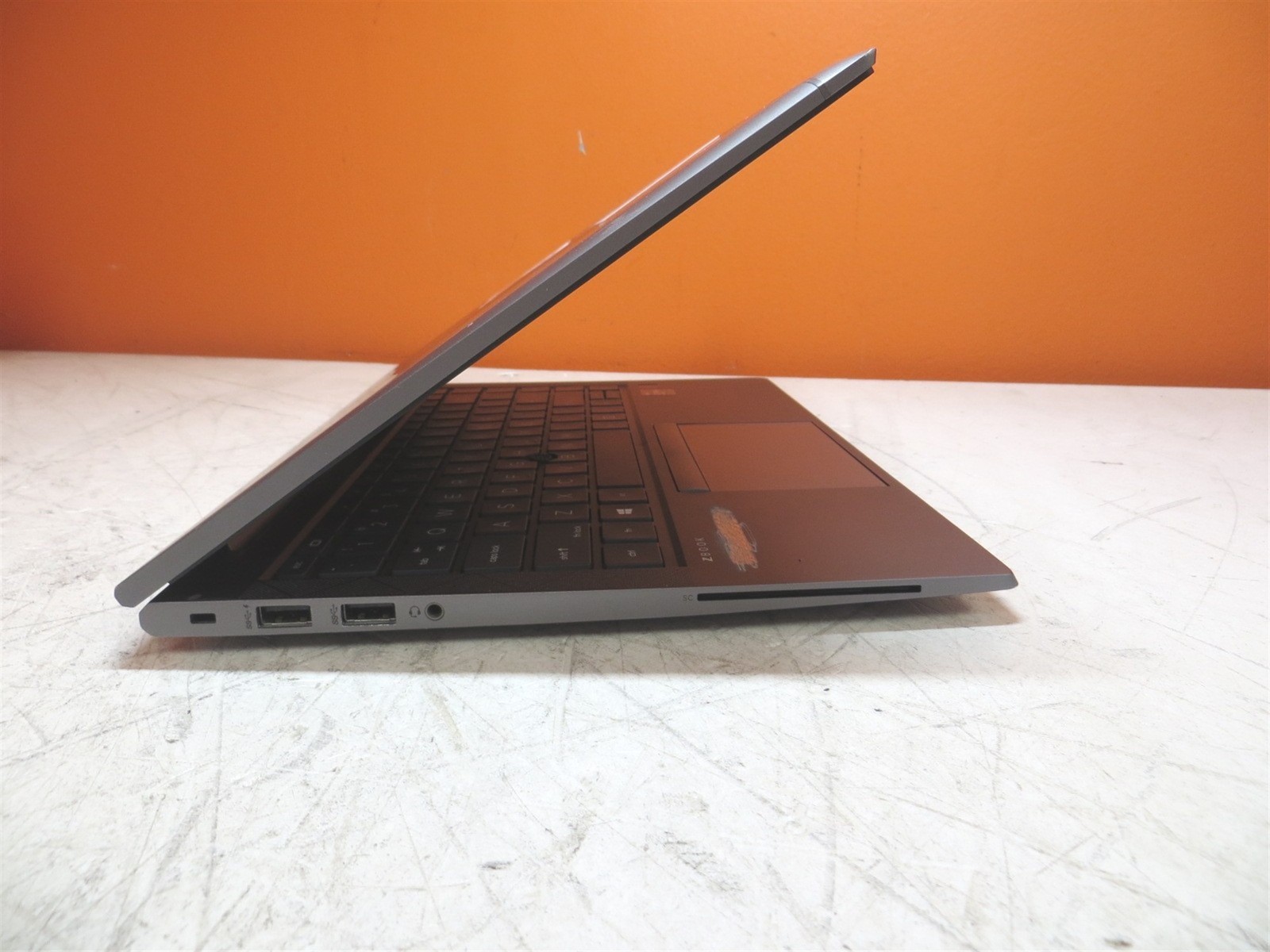 Scratched LCD HP ZBook Firefly 14 G8 Intel i7-1185G7 3GHz 16GB 512GB SSD