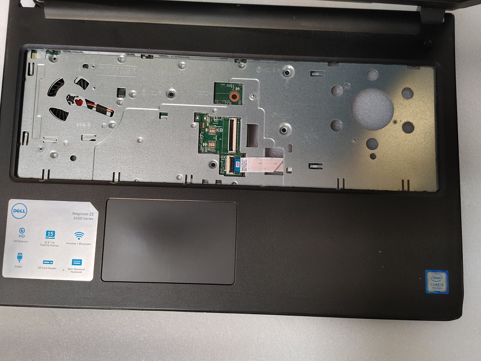 DELL INSPIRON 15 3567 CORE i3-7100U @ 2.4 GHz, NO RAM ,NO HD , FOR PARTS ONLY