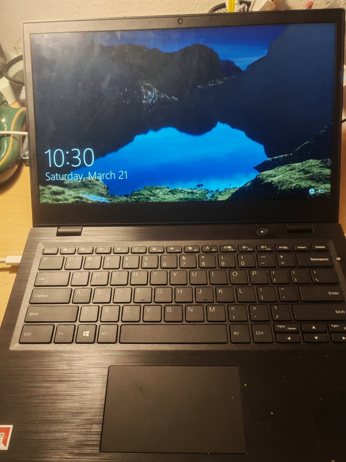 Lenovo 14W Laptop 14″ AMD A6-9220C Radeon R5 1.80GHz 4GB RAM 64GB eMMC