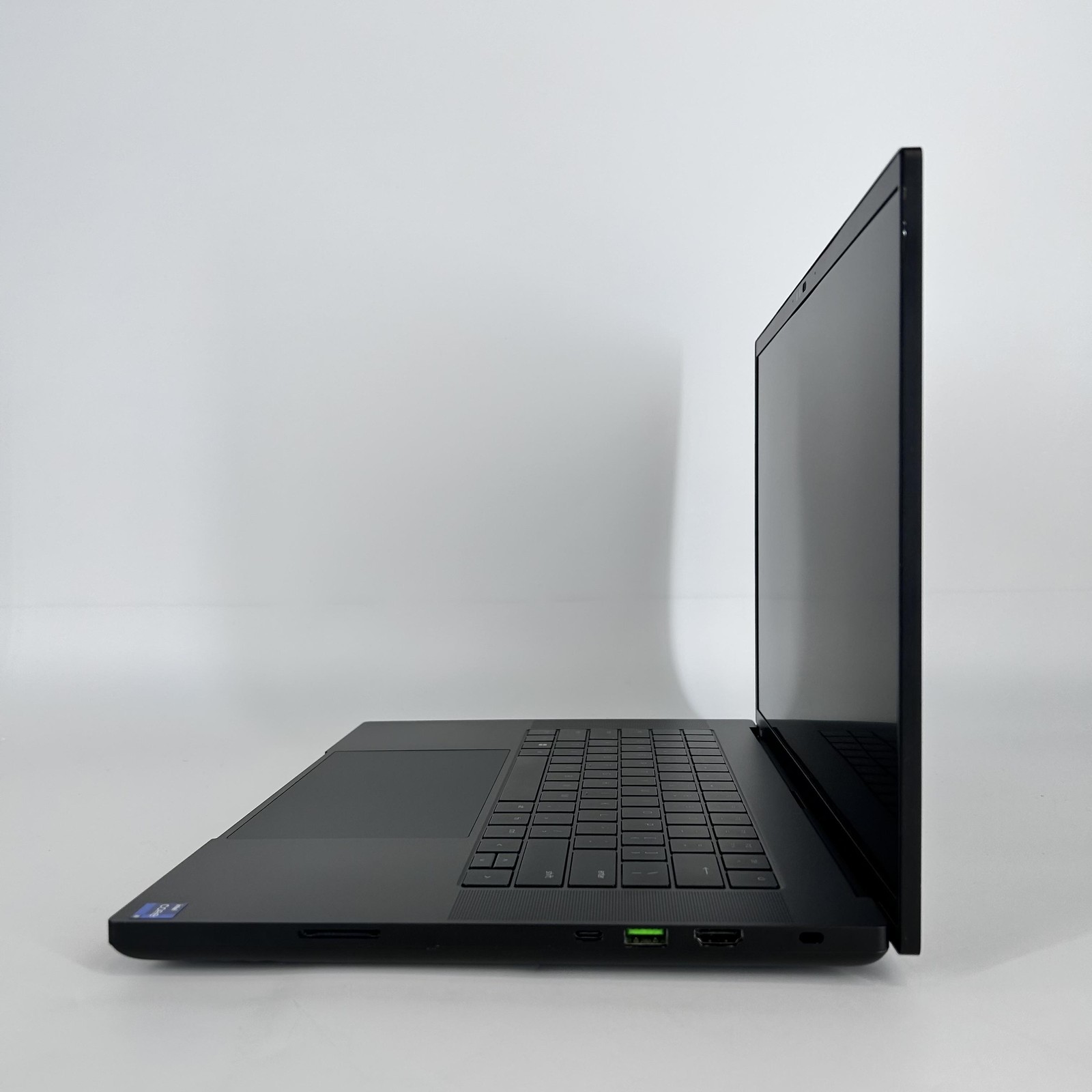 Razer Blade 16 120Hz UHD+ 2024 2.2GHz i9-14900HX 64GB 2TB/2TB RTX 4090 Very Good