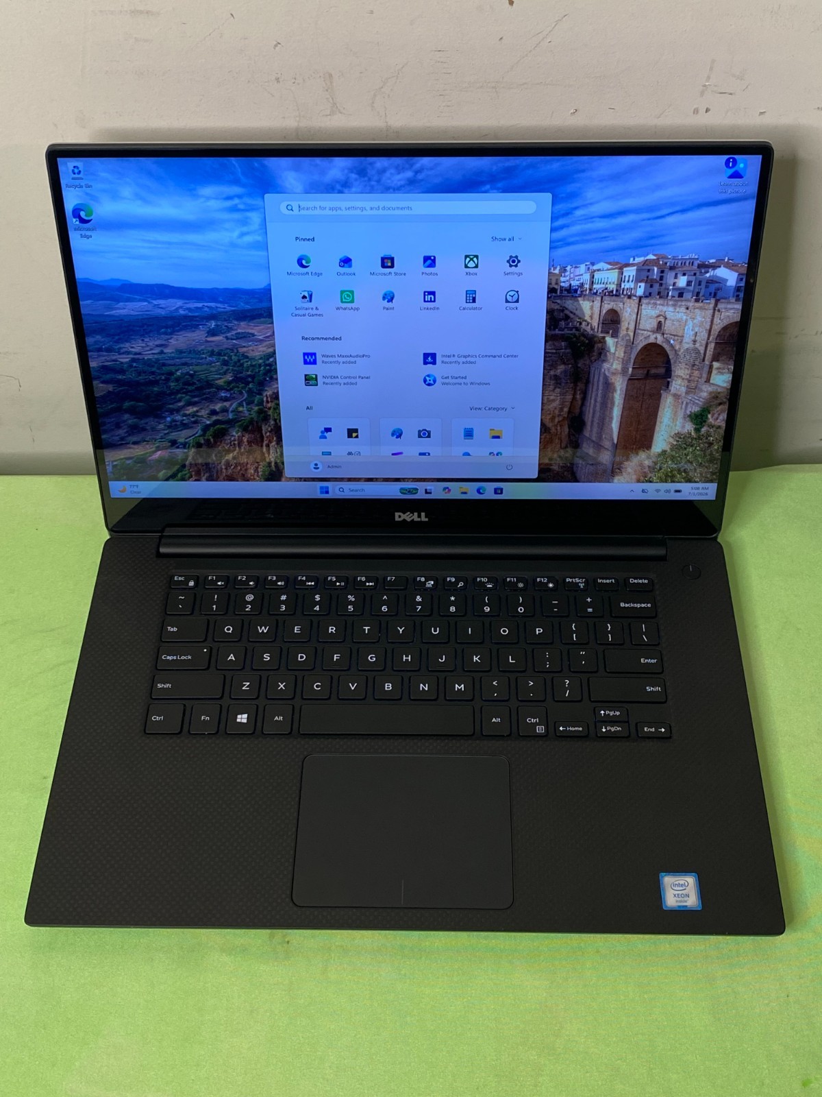 Dell Precision 5520 15.6″ Xeon 4K E3-1505M v5 16GB, 500GB SSD, M1200, Win 11 Pro