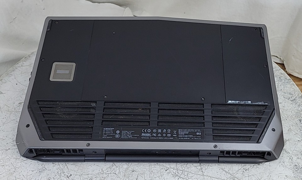 ALIENWARE 17 R3 P43F Laptop Core I7-6770HQ 16GB 1TB SEE NOTES