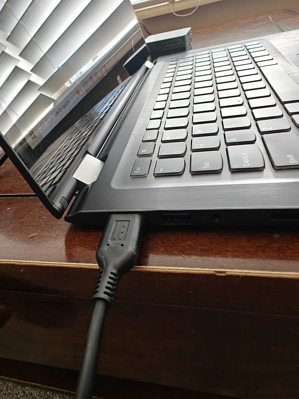 lenovo yoga 700 14isk, i7 6th Gen, Touch Screen, Foldable