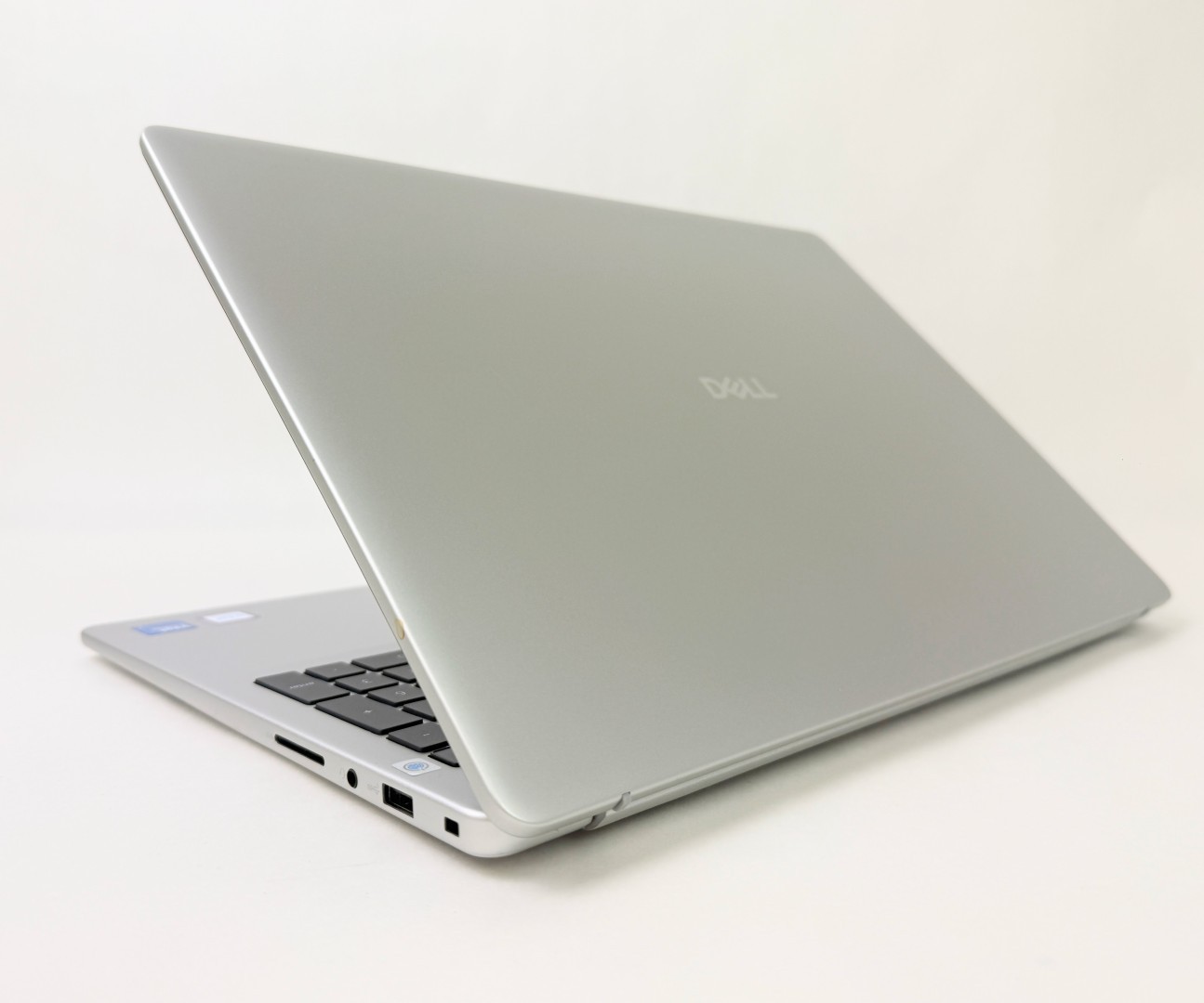 Dell 16 Plus DC16251 16″ 1920×1200 Touch Ultra 7 150U 32GB 1TB SSD W11H
