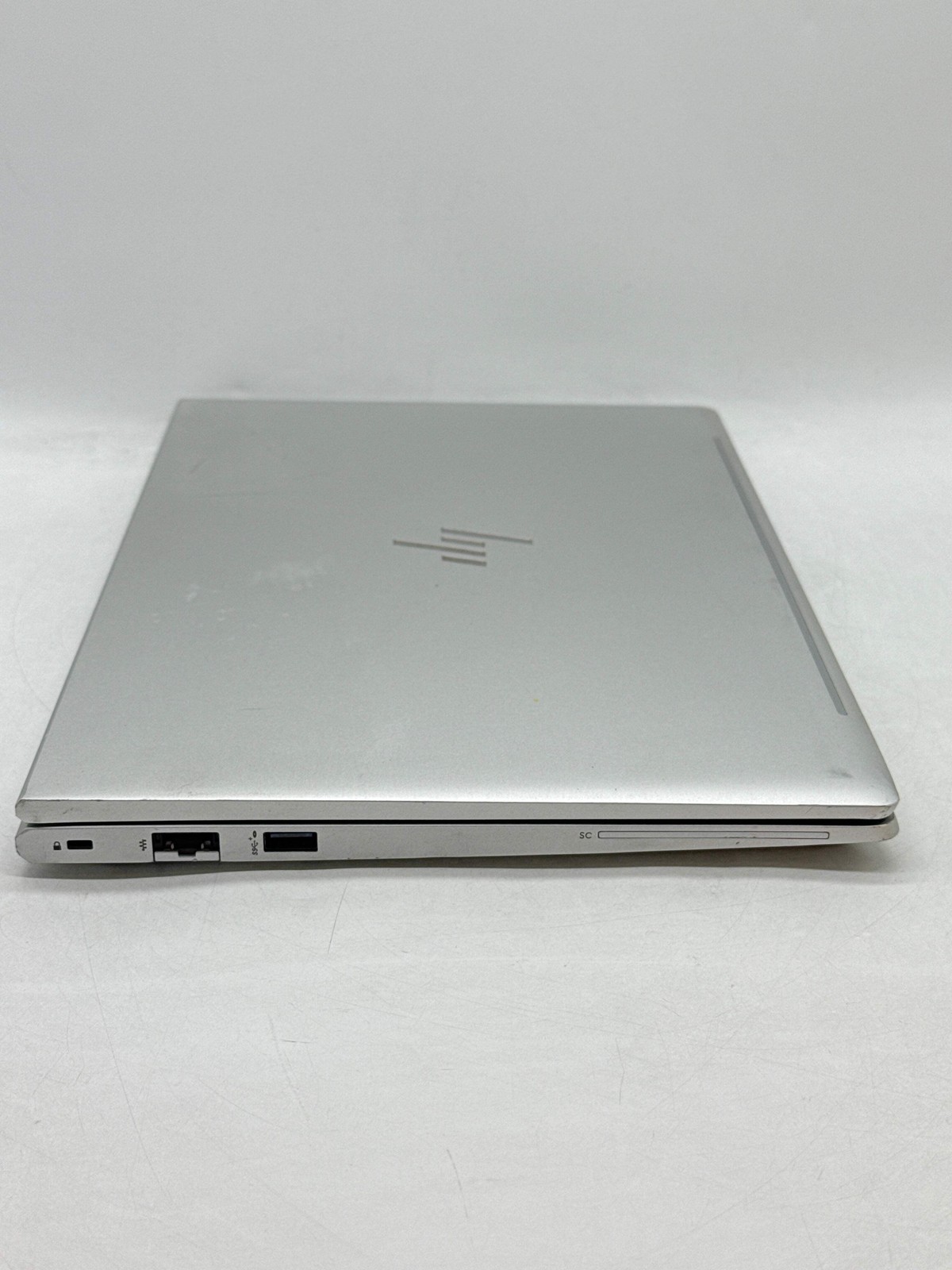 HP EliteBook 640 G10 14.0″ Touch Core i5-1335U 256GB SSD 8GB RAM – Screen Marks