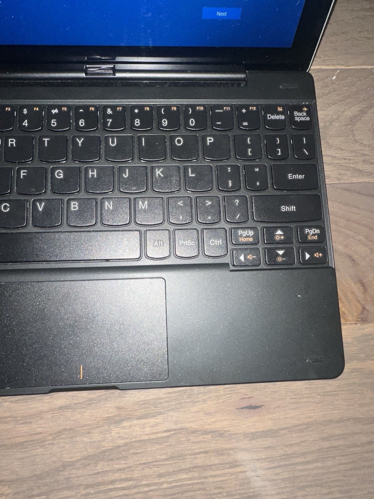 Lenovo IdeaPad MIIX 300-10IBY 2-In-1 Tablet With Keyboard Model 80NR – Excellent