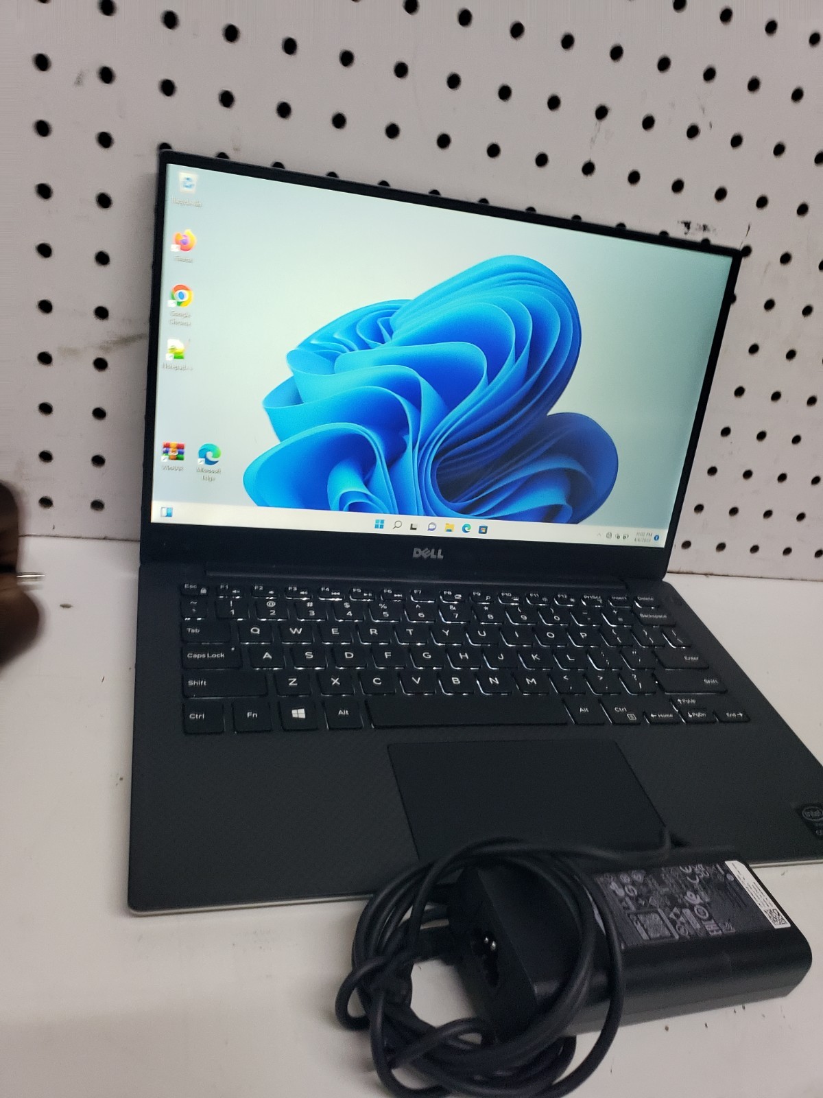 Dell XPS 13 9343 13″ 2.20GHz Intel Core i5-5200U 8GB RAM 512GB SSD Windows 11
