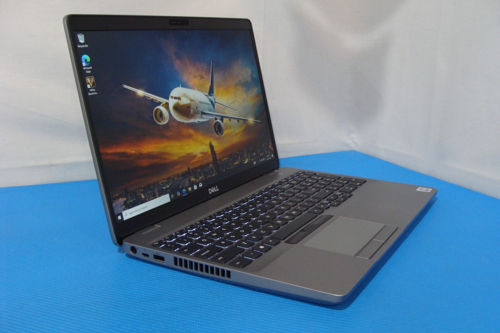 Dell Precision 3551 15.6″FHD i7-10850H NVIDIA P620 2.7GHz 12GB 256GB +Charger