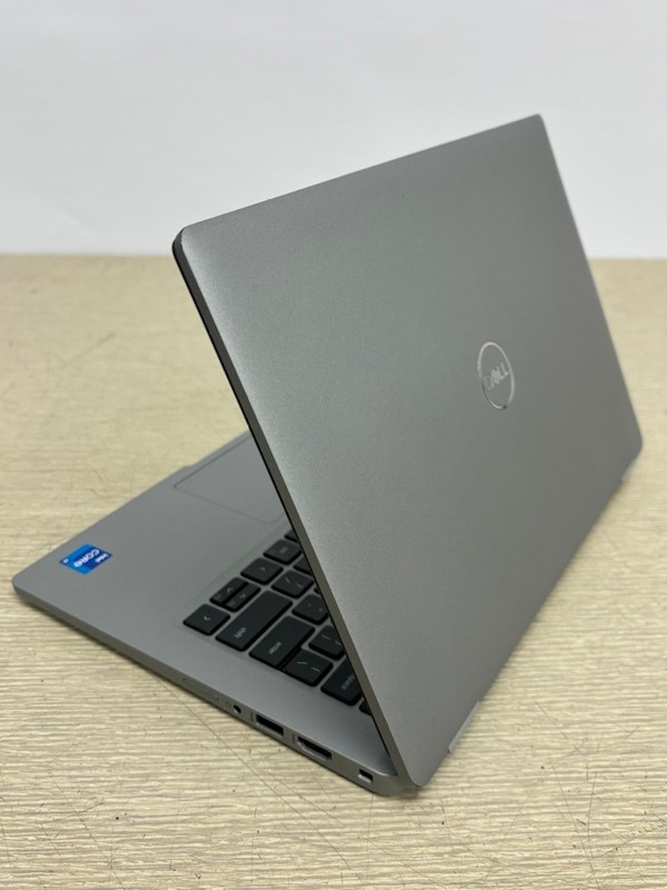 Dell Latitude 5320 i7-1185G7 3.0GHz 16GB 256GB SSD Windows 11 Pro Laptop