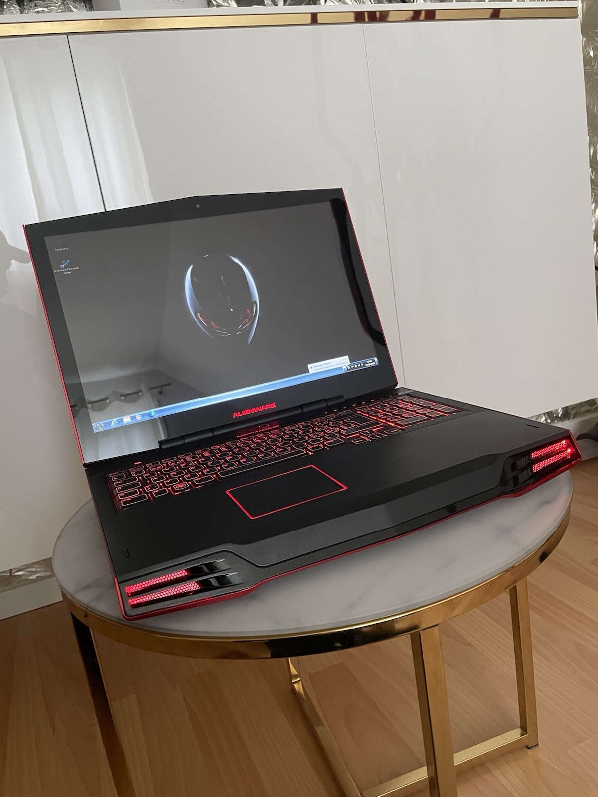 Alienware M17x R2 Nebula Red | 219h Runtime | 1200p | 77% Battery Health | MINT