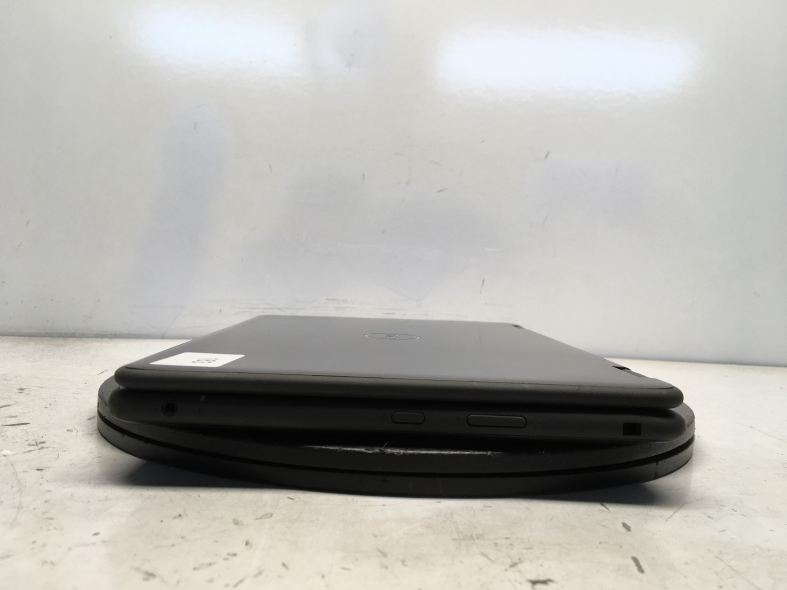 Dell Latitude 3190 2-In-1 Intel Celeron N4100 1.1GHz 4 GB NO HDD BIOS locked