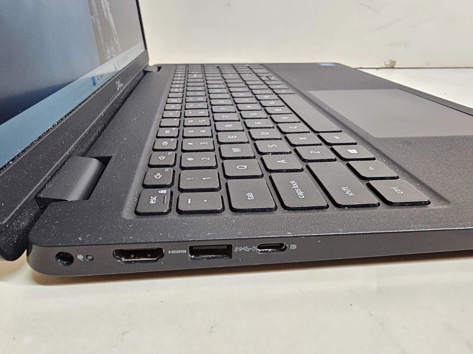 Dell Latitude 3520 Laptop – 2.4 GHz i5-1135G7 8GB 256GB SSD Webcam 15.6″ – SP1